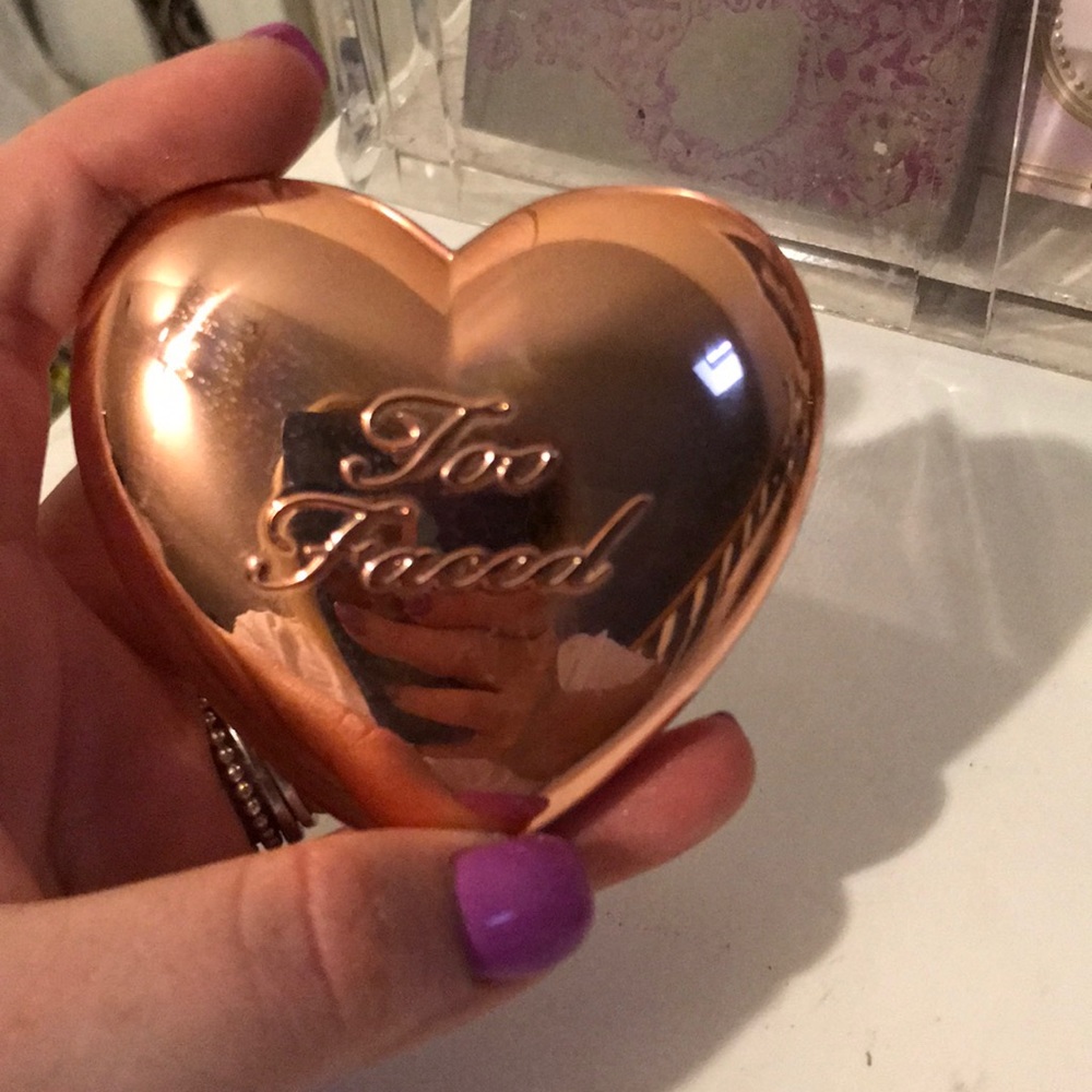 Too Faced Highlighter